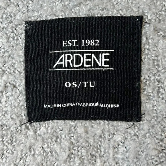 Ardene Grey Super Soft Ruana w Tassels - Picture 5 of 5